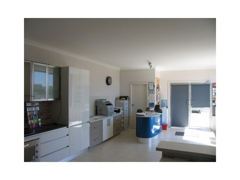 5/2 Commerce Drive, Warilla NSW 2528