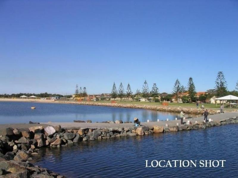 2/54 Peterborough Avenue, Lake Illawarra NSW 2528