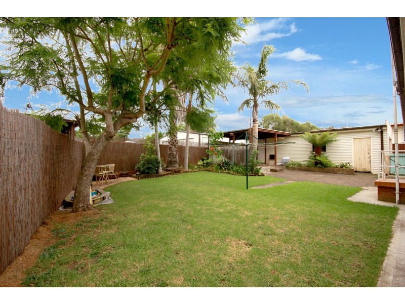 3 Lavis Drive, Mount Warrigal NSW 2528