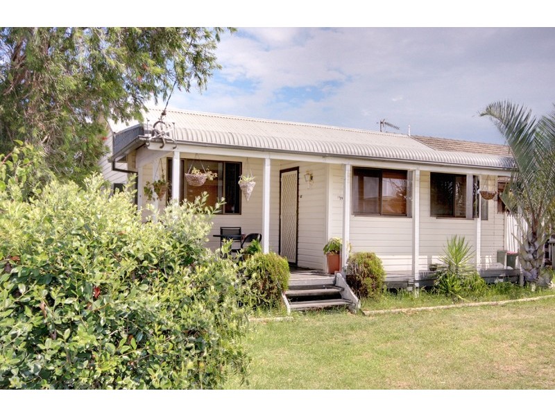 19 Illowra Cresent, Primbee NSW 2502