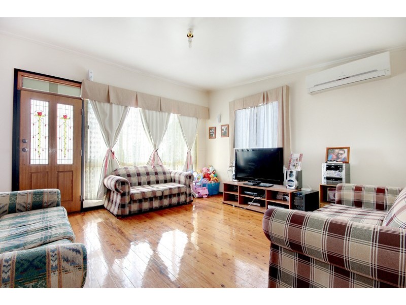 2 Mackay Street, Warilla NSW 2528