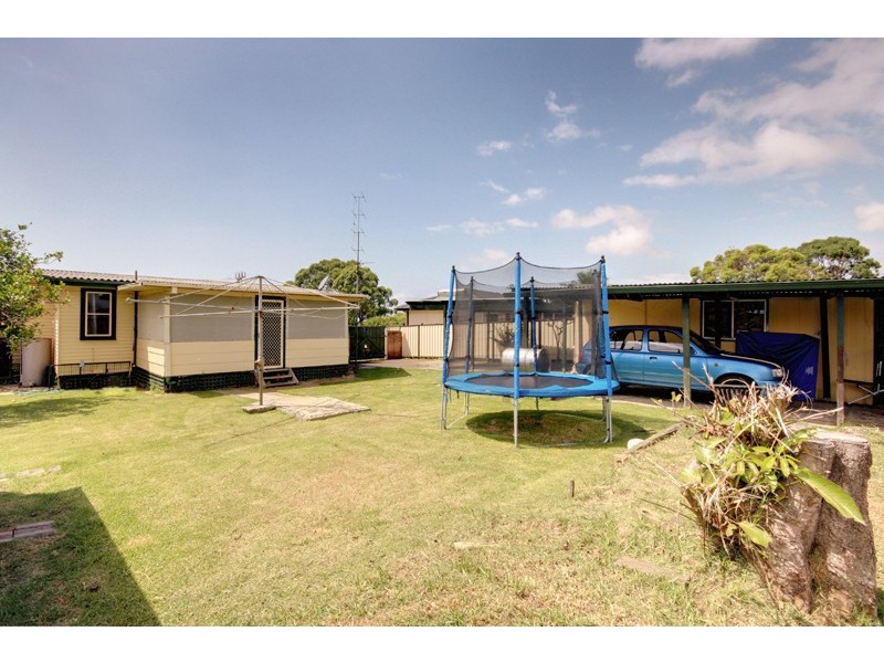 2 Mackay Street, Warilla NSW 2528