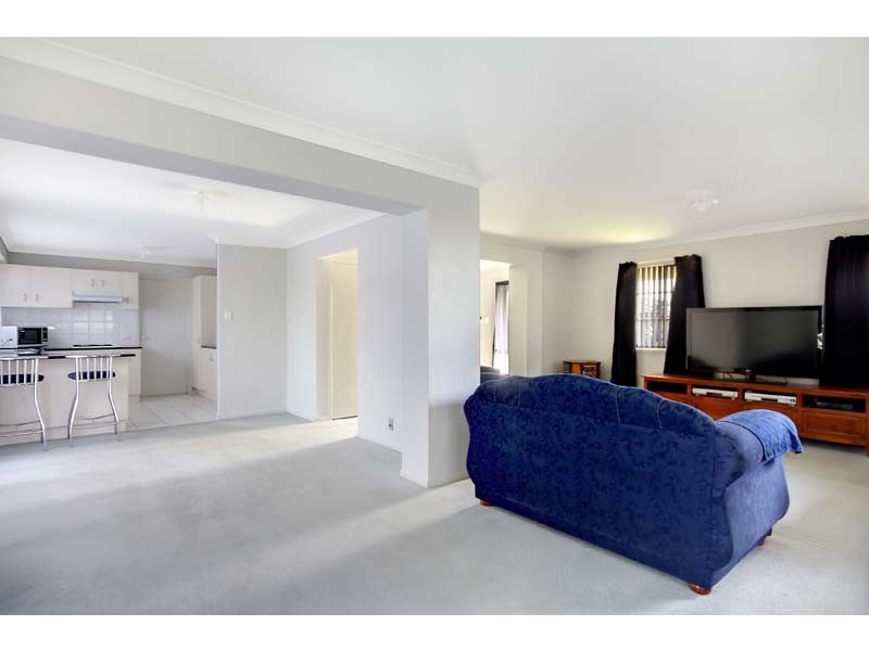 33 Chinchilla Way, Albion Park NSW 2527