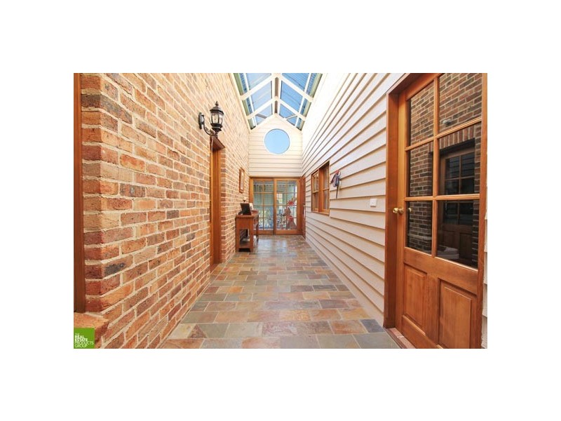 4 Borrowdale Close, Albion Park NSW 2527