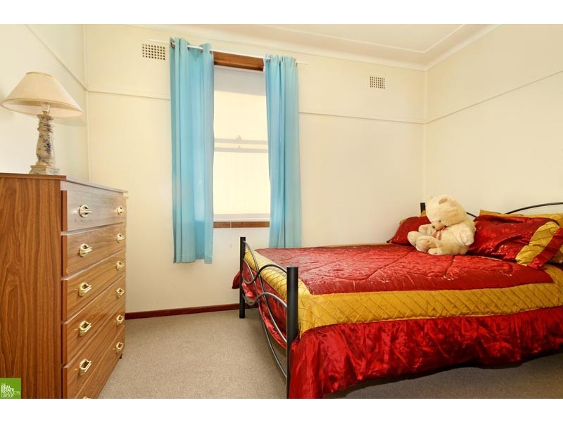 75 Stuart Road, Warrawong NSW 2502