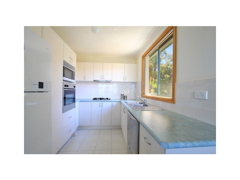 2/24 Baragoot Road, Flinders NSW 2529