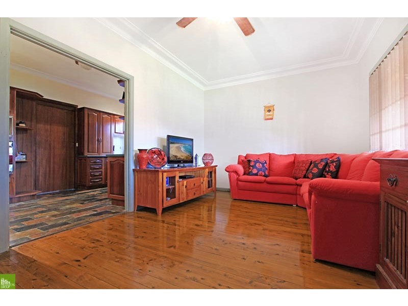 93 Osborne Parade, Warilla NSW 2528
