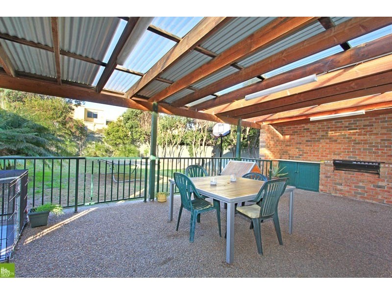 93 Osborne Parade, Warilla NSW 2528