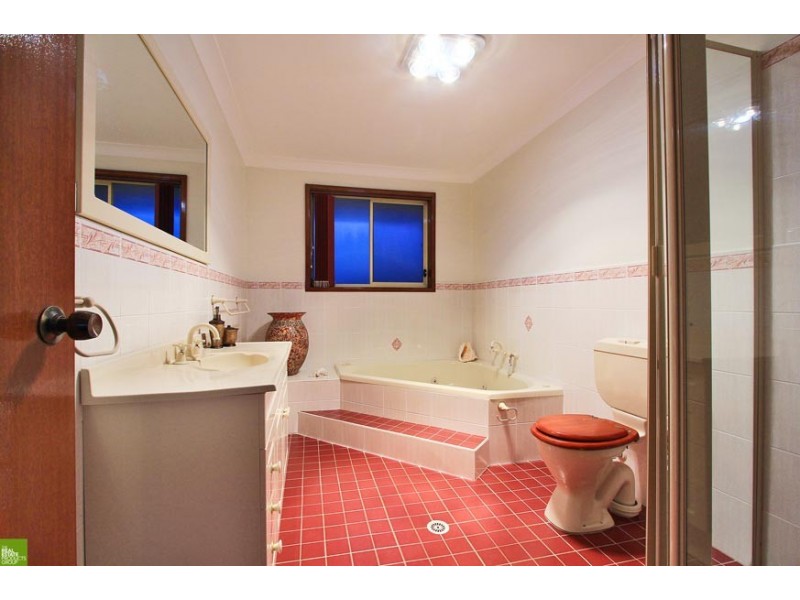 16 Tuross Street, Albion Park NSW 2527