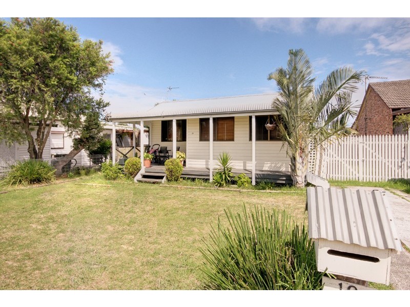 19 Illowra Crescent, Primbee NSW 2502