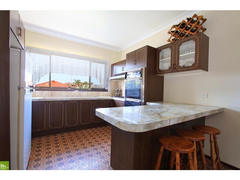 105 Lake Entrance Rd, Barrack Heights NSW 2528