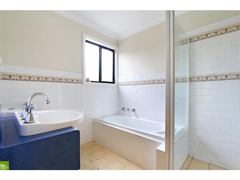 1/8 Carrington Street, Barrack Heights NSW 2528