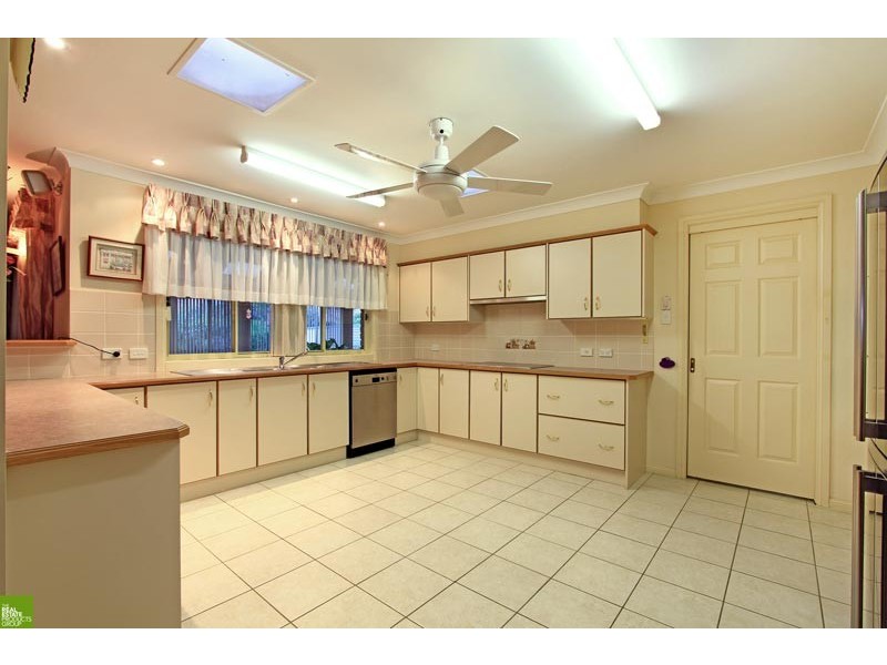 38 Peterborough Avenue, Lake Illawarra NSW 2528