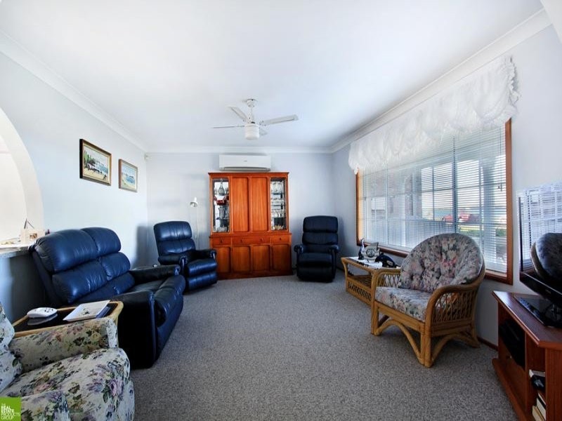 22 Little Lake Crescent, Warilla NSW 2528