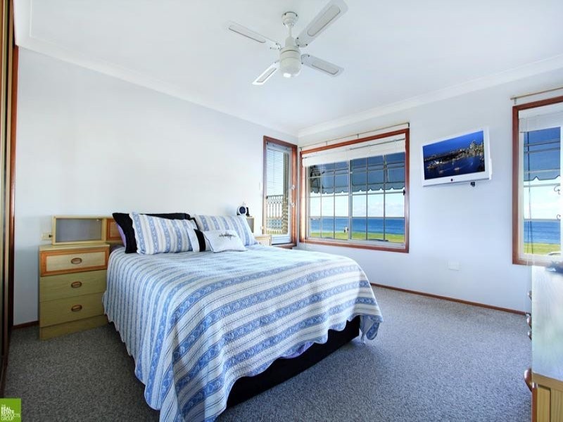 22 Little Lake Crescent, Warilla NSW 2528