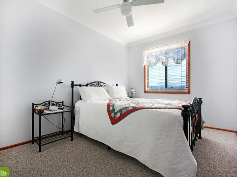 22 Little Lake Crescent, Warilla NSW 2528