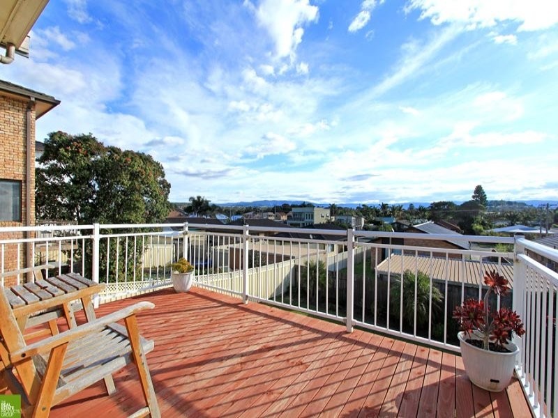 22 Little Lake Crescent, Warilla NSW 2528