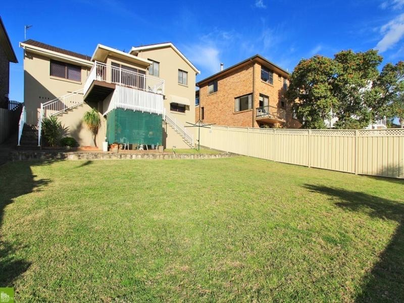 22 Little Lake Crescent, Warilla NSW 2528