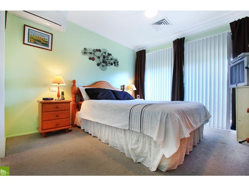 2 Freeman Parade, Mount Warrigal NSW 2528