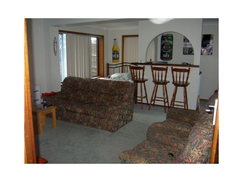 36 Cuthbert Drive, Mount Warrigal NSW 2528