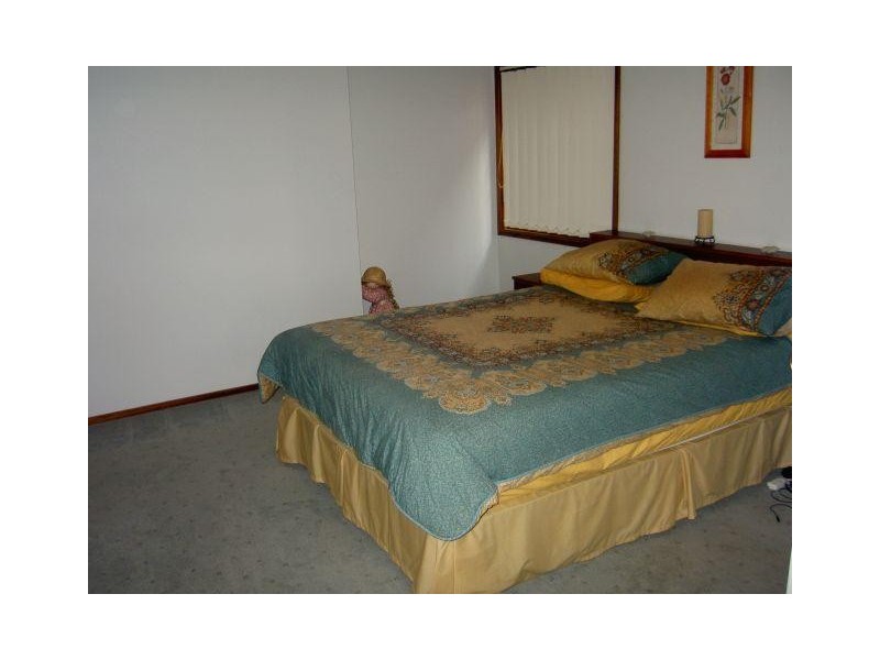 36 Cuthbert Drive, Mount Warrigal NSW 2528