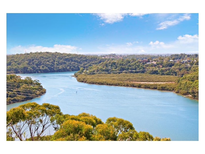 1 Spencer Place, Illawong NSW 2234