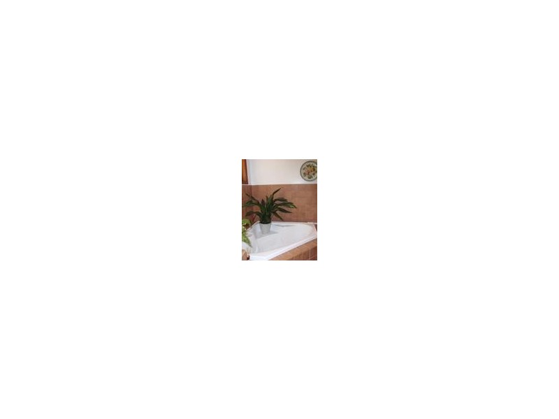 Lakesland NSW 2572