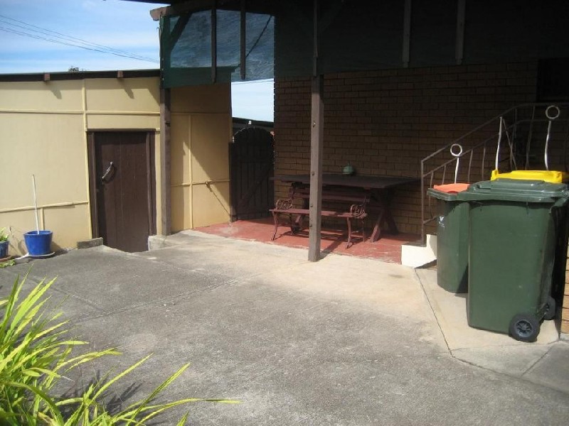 8 First Avenue North, Warrawong NSW 2502