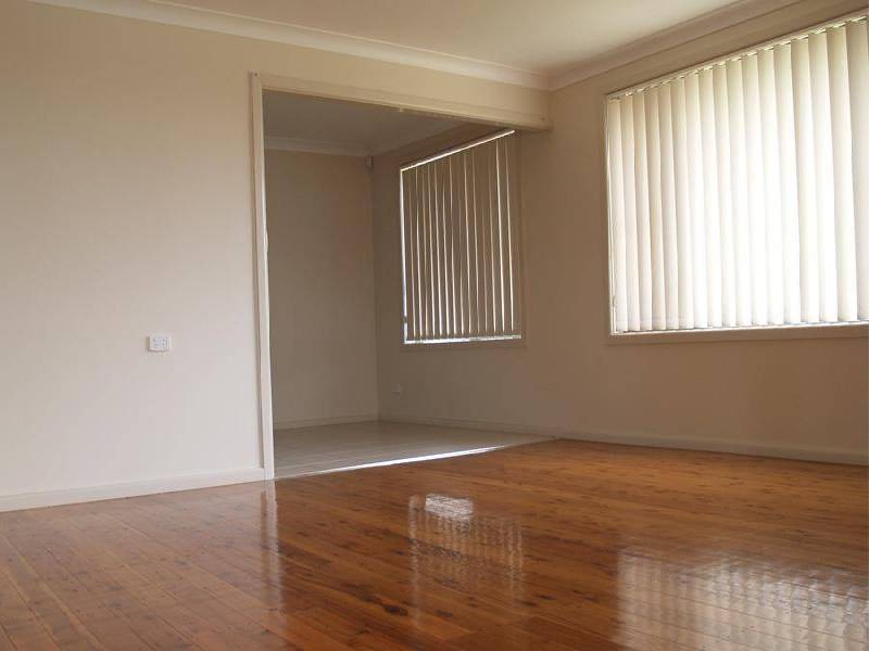 16 Thomas Street, Lake Illawarra NSW 2528