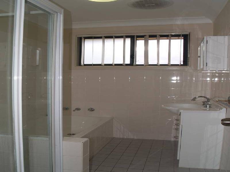 16 Thomas Street, Lake Illawarra NSW 2528