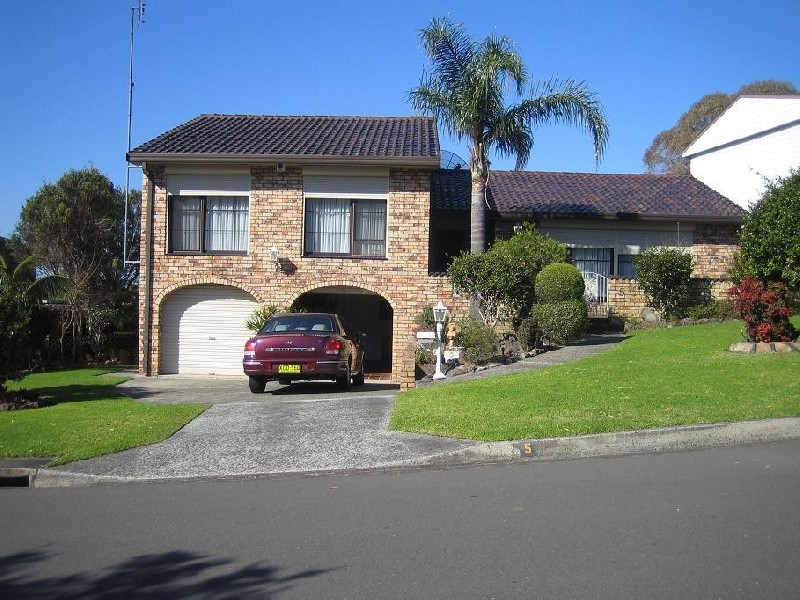 5 St Marks Crescent, Figtree NSW 2525