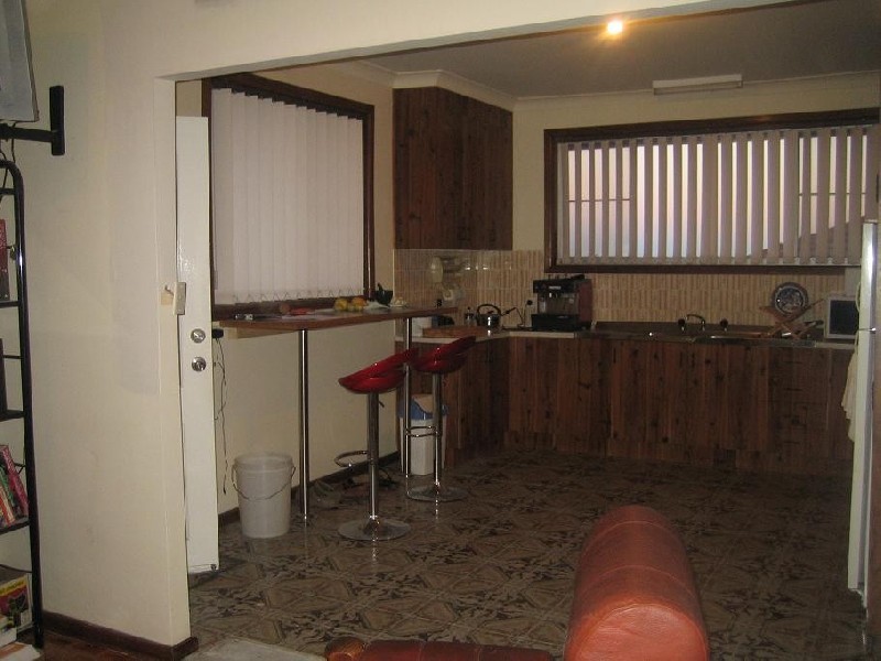 29 Weringa Ave, Lake Heights NSW 2502