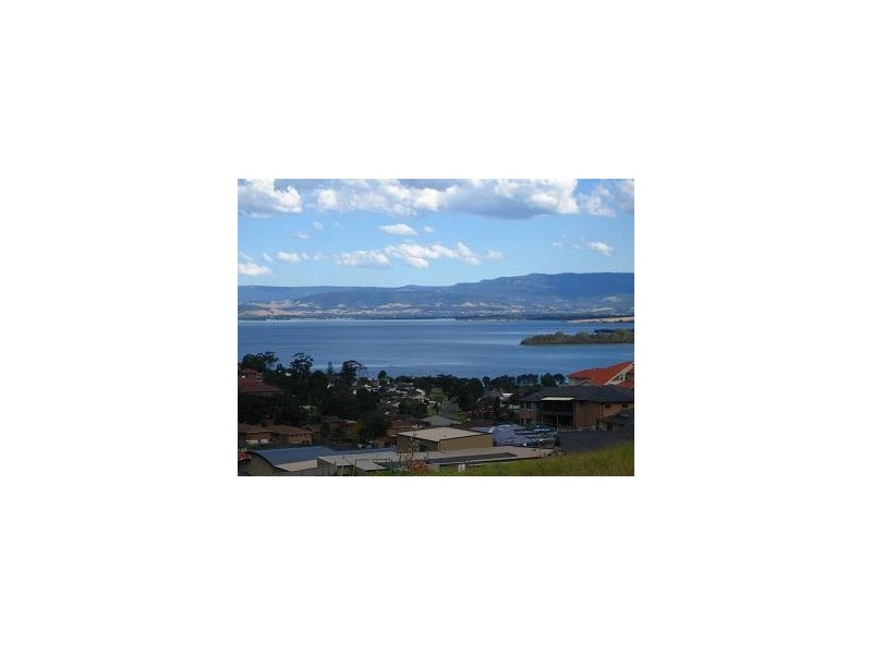 Shearwater Drive, Lake Heights NSW 2502