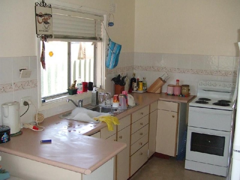 6 Carabeen Crescent, Barrack Heights NSW 2528