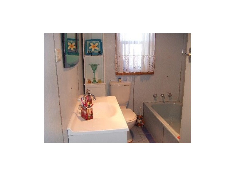 14 Mirrabooka Road, Lake Heights NSW 2502