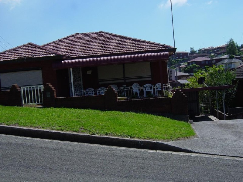 1/18 Katrina Street, Lake Heights NSW 2502