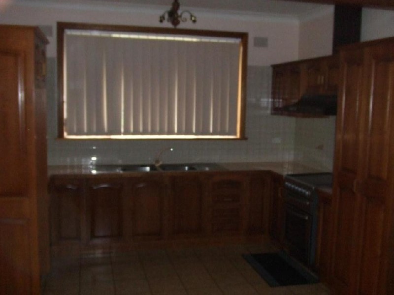 32 Minnegang Street, Warrawong NSW 2502