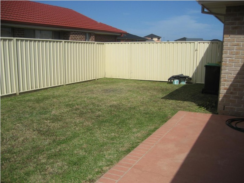 26 Southerncross Blvd, Shell Cove NSW 2529