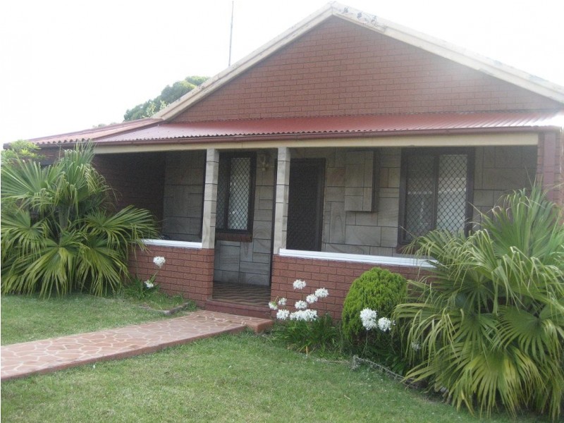 27 Fifth Ave, Port Kembla NSW 2505