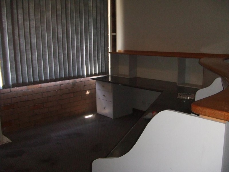 2/2 COMMERCE DRIVE, Warilla NSW 2528