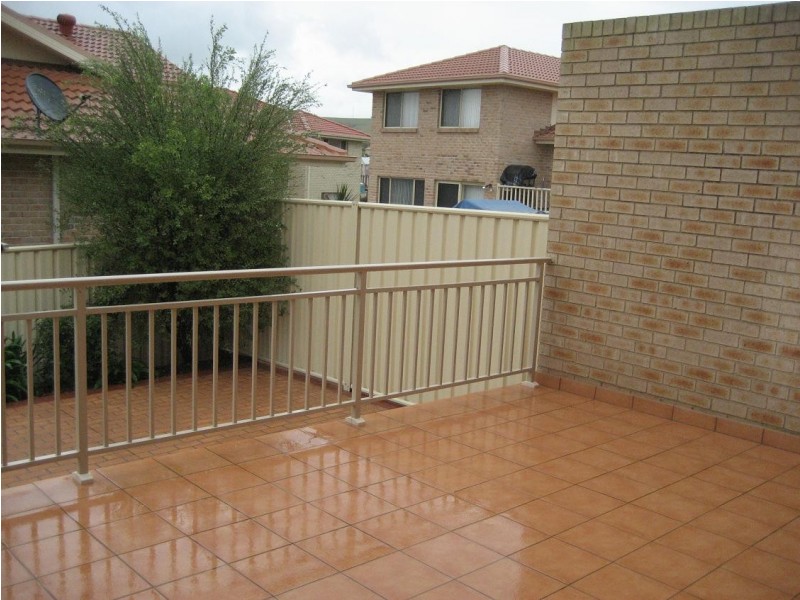 8b Adam Murray Way, Flinders NSW 2529