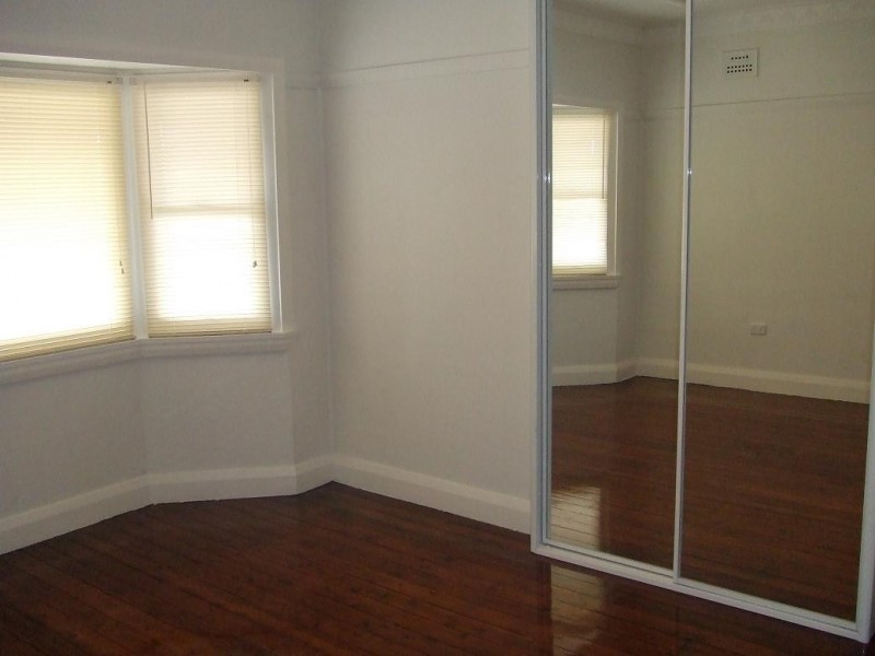 142 Flagstaff Road, Warrawong NSW 2502