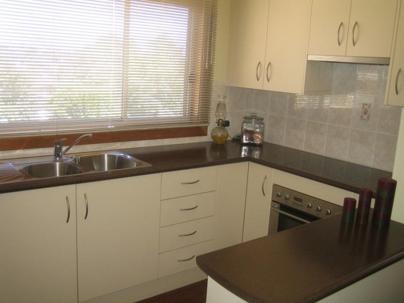 72 Weringa Avenue, Lake Heights NSW 2502