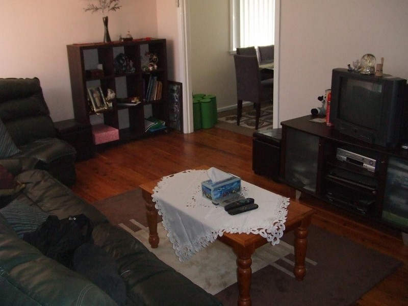 24 Kingsley Drive, Lake Heights NSW 2502