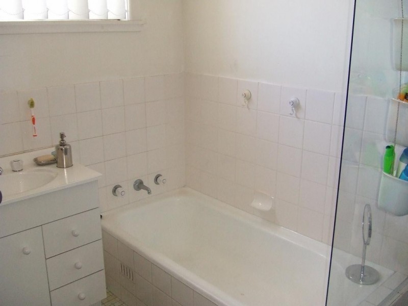 24 Kingsley Drive, Lake Heights NSW 2502