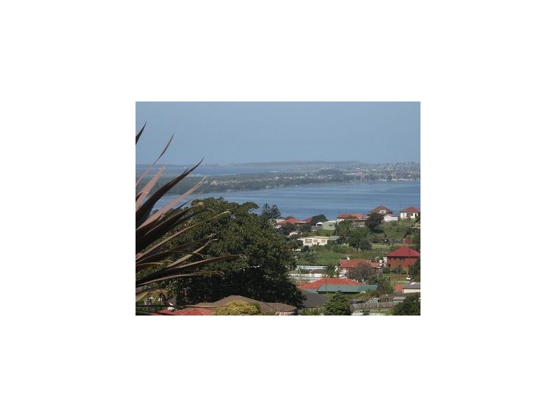 227 Flagstaff Road, Lake Heights NSW 2502