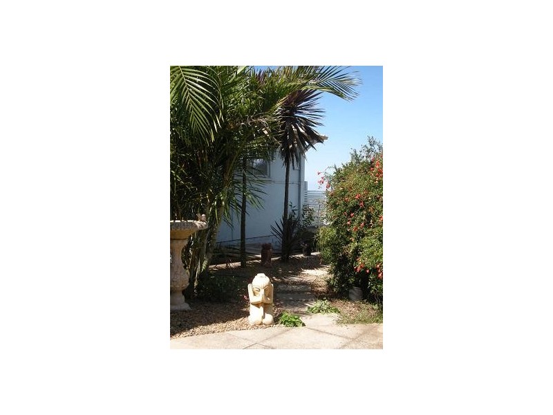 227 Flagstaff Road, Lake Heights NSW 2502