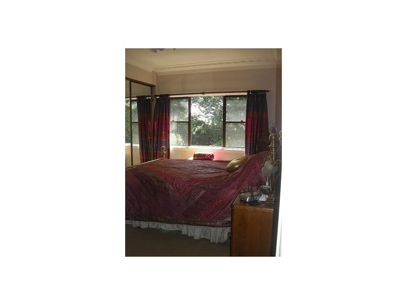 227 Flagstaff Road, Lake Heights NSW 2502