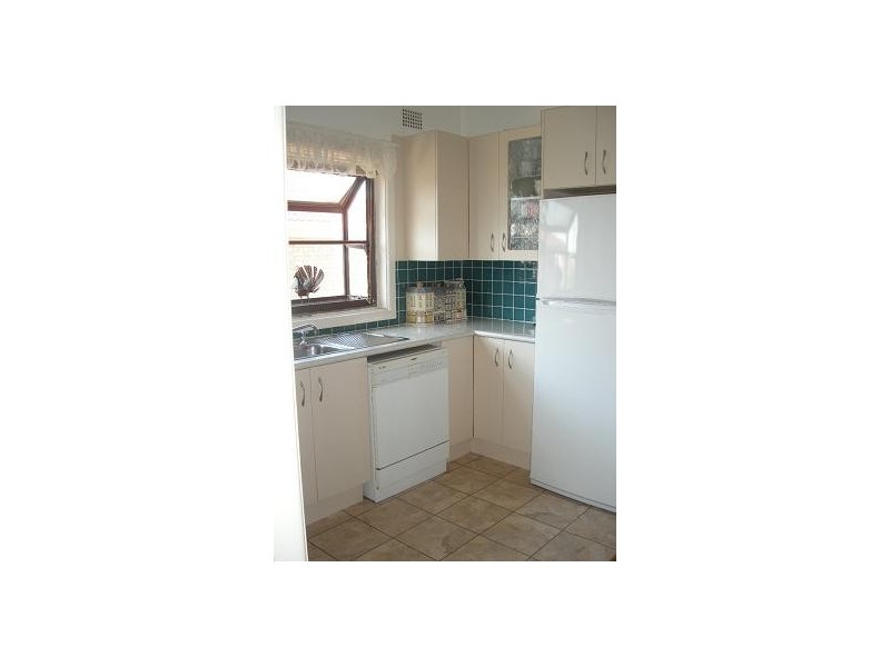 227 Flagstaff Road, Lake Heights NSW 2502