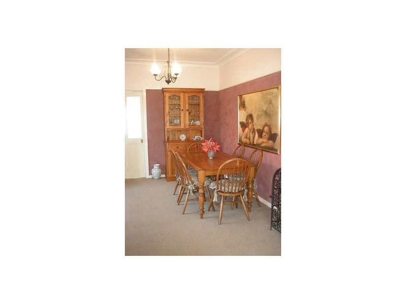 227 Flagstaff Road, Lake Heights NSW 2502